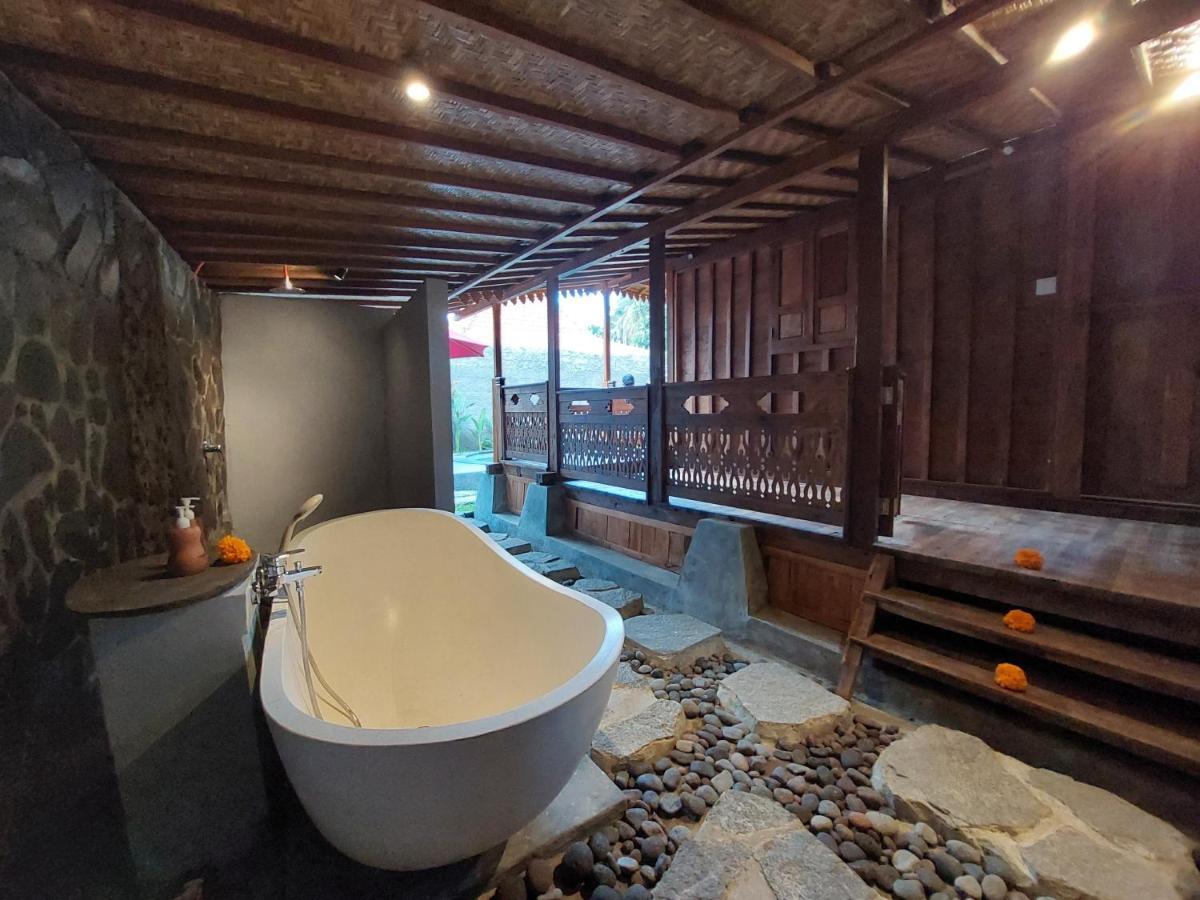 D'Ethnic Ubud Villa Buitenkant foto