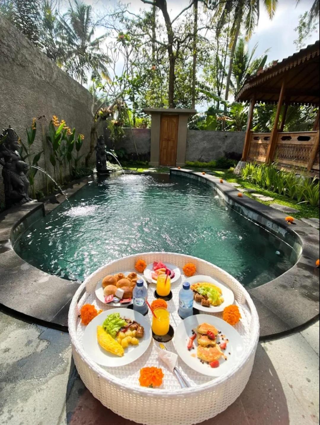 D'Ethnic Ubud Villa Buitenkant foto